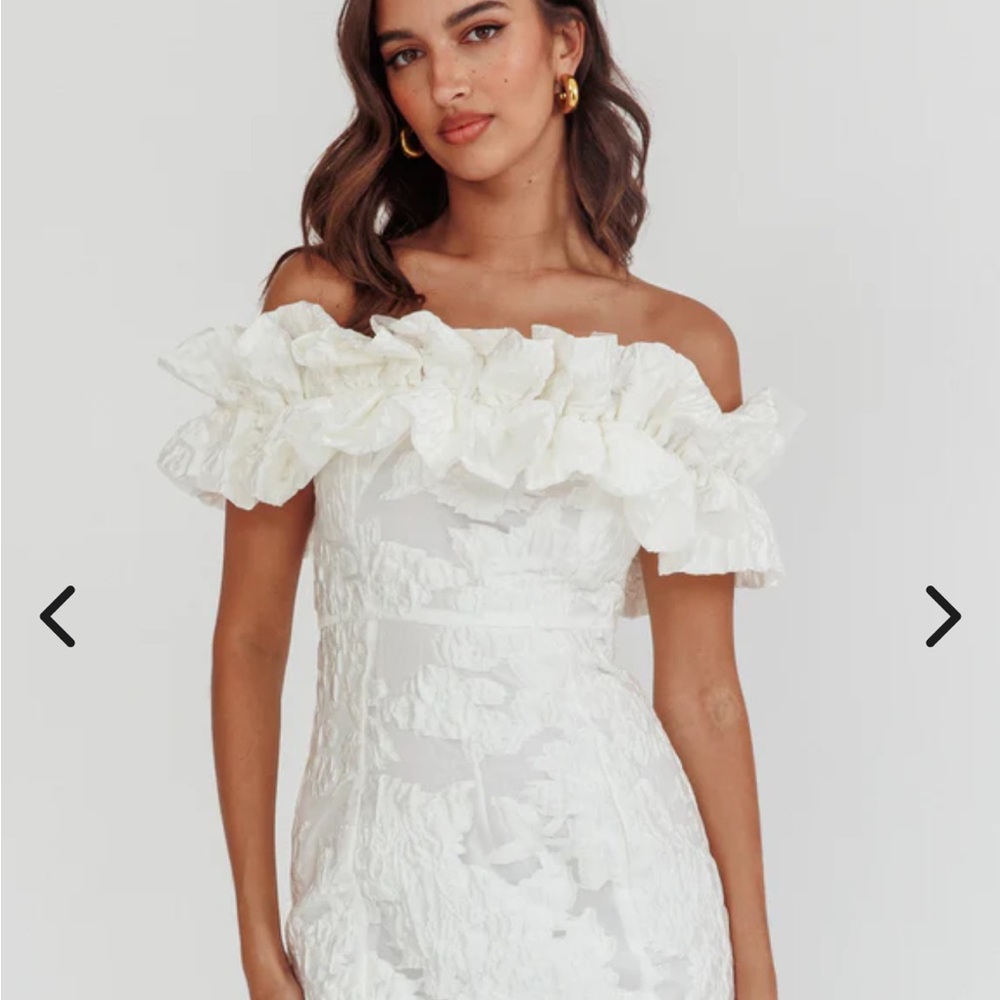 Memoire Off-Shoulder Textured Mini White Dress - Picture 2 of 5